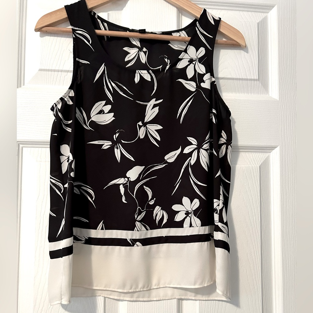 Banana Republic Size XS light floral tank top